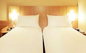 Ibis Barcelona Santa Coloma